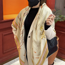 ❄️【双面同色】原单爱马仕140cm丝绒方巾💕 《马术密匙》,十九世纪的商品图录汇集了手工匠们的系列产品,或许其中潜藏着 ❄️【双面同色】原单爱马仕140cm丝绒方巾💕 《马术密匙》,十九世纪的商品图录汇集了手工匠们的系列产品,或许其中潜藏着
