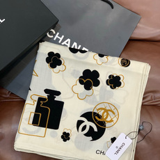 上新❤️ 【Chanel】 经典茶花优雅Coco风,Chanel最新菱格丝绒大方巾~气质到骨子里,香奶奶新一季的面料超 上新❤️ 【Chanel】 经典茶花优雅Coco风,Chanel最新菱格丝绒大方巾~气质到骨子里,香奶奶新一季的面料超