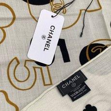 上新❤️ 【Chanel】 经典茶花优雅Coco风,Chanel最新菱格丝绒大方巾~气质到骨子里,香奶奶新一季的面料超 上新❤️ 【Chanel】 经典茶花优雅Coco风,Chanel最新菱格丝绒大方巾~气质到骨子里,香奶奶新一季的面料超