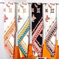 LV x TM 140披肩 【140顶级丝绒双面同色披肩】 本款L Multicolor披肩出自路易威登与知名日本艺术家 LV x TM 140披肩 【140顶级丝绒双面同色披肩】 本款L Multicolor披肩出自路易威登与知名日本艺术家