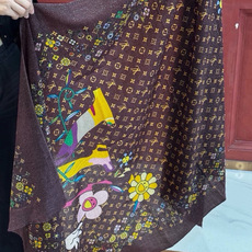 会发光发亮的围巾新品🌈上新 专柜同步材质 LV x TM Monogram SuPerflat Flowers 方巾出自 会发光发亮的围巾新品🌈上新 专柜同步材质 LV x TM Monogram SuPerflat Flowers 方巾出自