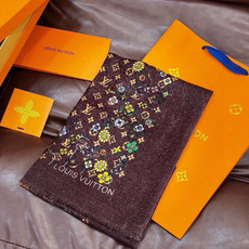 会发光发亮的围巾新品🌈上新 专柜同步材质 LV x TM Monogram SuPerflat Flowers 方巾出自 会发光发亮的围巾新品🌈上新 专柜同步材质 LV x TM Monogram SuPerflat Flowers 方巾出自