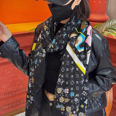会发光发亮的围巾新品🌈上新 专柜同步材质 LV x TM Monogram SuPerflat Flowers 方巾出自 会发光发亮的围巾新品🌈上新 专柜同步材质 LV x TM Monogram SuPerflat Flowers 方巾出自