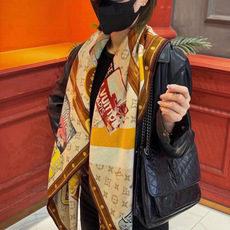 【LV】上新❤️ 路易威登 一款值得品细节的高货 抠细节,从一个小块的配色去打败市场货 140方巾 二个配色 欢迎对 【LV】上新❤️ 路易威登 一款值得品细节的高货 抠细节,从一个小块的配色去打败市场货 140方巾 二个配色 欢迎对