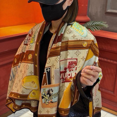 【LV】上新❤️ 路易威登 一款值得品细节的高货 抠细节,从一个小块的配色去打败市场货 140方巾 二个配色 欢迎对 【LV】上新❤️ 路易威登 一款值得品细节的高货 抠细节,从一个小块的配色去打败市场货 140方巾 二个配色 欢迎对