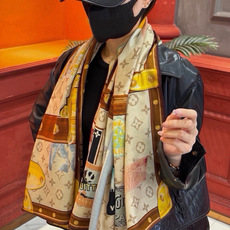 【LV】上新❤️ 路易威登 一款值得品细节的高货 抠细节,从一个小块的配色去打败市场货 140方巾 二个配色 欢迎对 【LV】上新❤️ 路易威登 一款值得品细节的高货 抠细节,从一个小块的配色去打败市场货 140方巾 二个配色 欢迎对