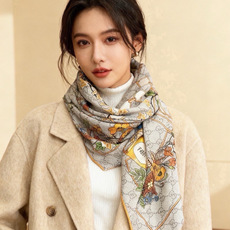 Gucci新款方巾 Gucci动物和花卉印花 品牌典藏图案在与全新醒目印花的衬托下熠熠生辉。这款方巾匠心缀饰动物和花卉印 Gucci新款方巾 Gucci动物和花卉印花 品牌典藏图案在与全新醒目印花的衬托下熠熠生辉。这款方巾匠心缀饰动物和花卉印