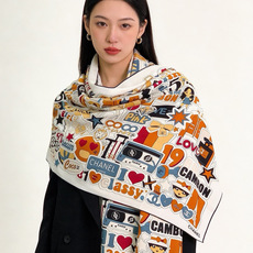 高级成衣系列~Chanel 【140双面同色丝绒披肩】 此系列谱写一曲自由轻灵的赞歌 本系列作品创新演绎品牌的风格符号 高级成衣系列~Chanel 【140双面同色丝绒披肩】 此系列谱写一曲自由轻灵的赞歌 本系列作品创新演绎品牌的风格符号