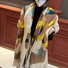 会发光发亮的围巾 爱马仕 专柜同步 买了都说好看羊绒印花‼️推荐💕顶级工艺超值‼️爱马仕专柜爆款🎁🎁羊绒方巾💟立体呈现图 会发光发亮的围巾 爱马仕 专柜同步 买了都说好看羊绒印花‼️推荐💕顶级工艺超值‼️爱马仕专柜爆款🎁🎁羊绒方巾💟立体呈现图