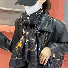 会发光发亮的围巾 爱马仕 专柜同步 买了都说好看羊绒印花‼️推荐💕顶级工艺超值‼️爱马仕专柜爆款🎁🎁羊绒方巾💟立体呈现图 会发光发亮的围巾 爱马仕 专柜同步 买了都说好看羊绒印花‼️推荐💕顶级工艺超值‼️爱马仕专柜爆款🎁🎁羊绒方巾💟立体呈现图