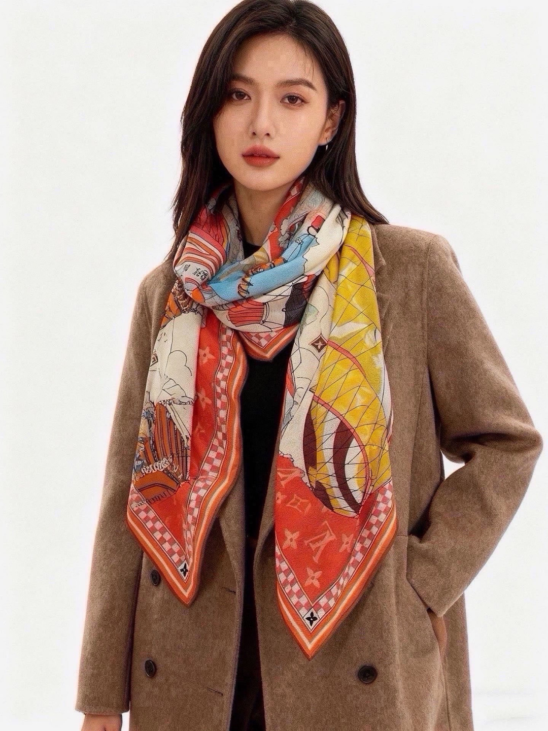 LV x TM 140披肩 【140顶级丝绒双面同色披肩】 本款L Multicolor披肩出自路易威登与知名日本艺术家 LV x TM 140披肩 【140顶级丝绒双面同色披肩】 本款L Multicolor披肩出自路易威登与知名日本艺术家
