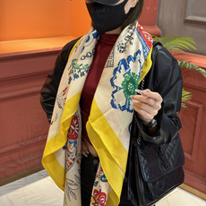 爱马仕~秋冬搭配利器❗️顶级双面同色 版真丝羊绒披肩!!1条等于2条】点睛精彩,图案和配色都超级喜欢,又一款双面配色工艺 爱马仕~秋冬搭配利器❗️顶级双面同色 版真丝羊绒披肩!!1条等于2条】点睛精彩,图案和配色都超级喜欢,又一款双面配色工艺
