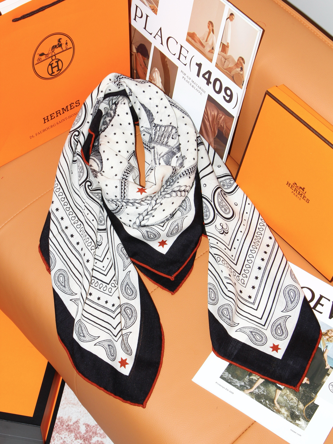 “盛宴BANDANA” 新款💕 140丝绒方巾双面同色(专柜同步Hermes爱马仕)‼️抢‼️VIP推荐 ‼️下手一定要 “盛宴BANDANA” 新款💕 140丝绒方巾双面同色(专柜同步Hermes爱马仕)‼️抢‼️VIP推荐 ‼️下手一定要