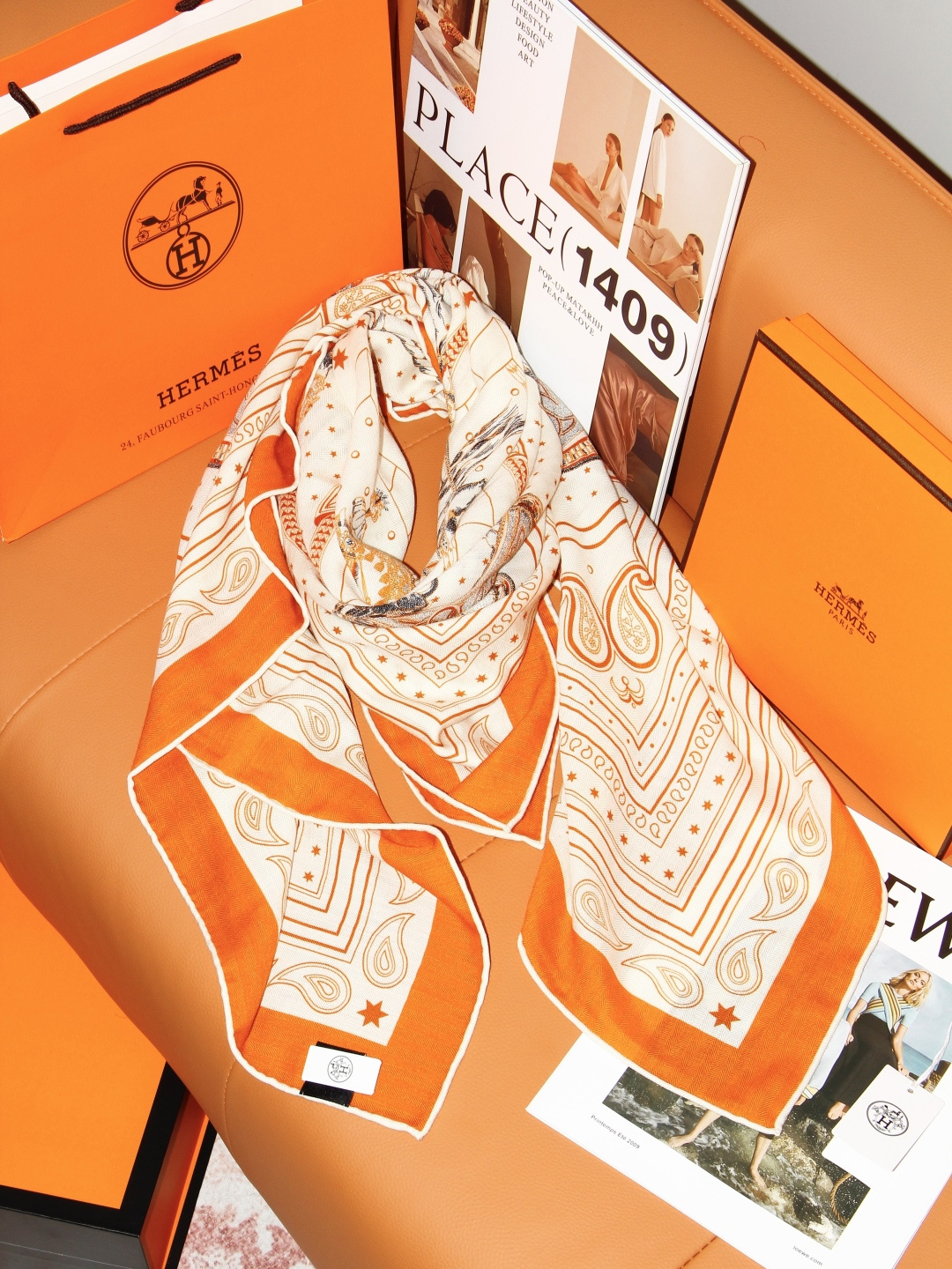 “盛宴BANDANA” 新款💕 140丝绒方巾双面同色（专柜同步Hermes爱马仕）‼️抢‼️VIP推荐 ‼️下手一定要