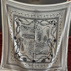 上新💕🔥丝绒方巾 【爱马仕 春夏 亚马逊的庆典 Bandana,佩斯利花纹,生机勃勃的图案】(双面同色方巾)这款Herm 上新💕🔥丝绒方巾 【爱马仕 春夏 亚马逊的庆典 Bandana,佩斯利花纹,生机勃勃的图案】(双面同色方巾)这款Herm