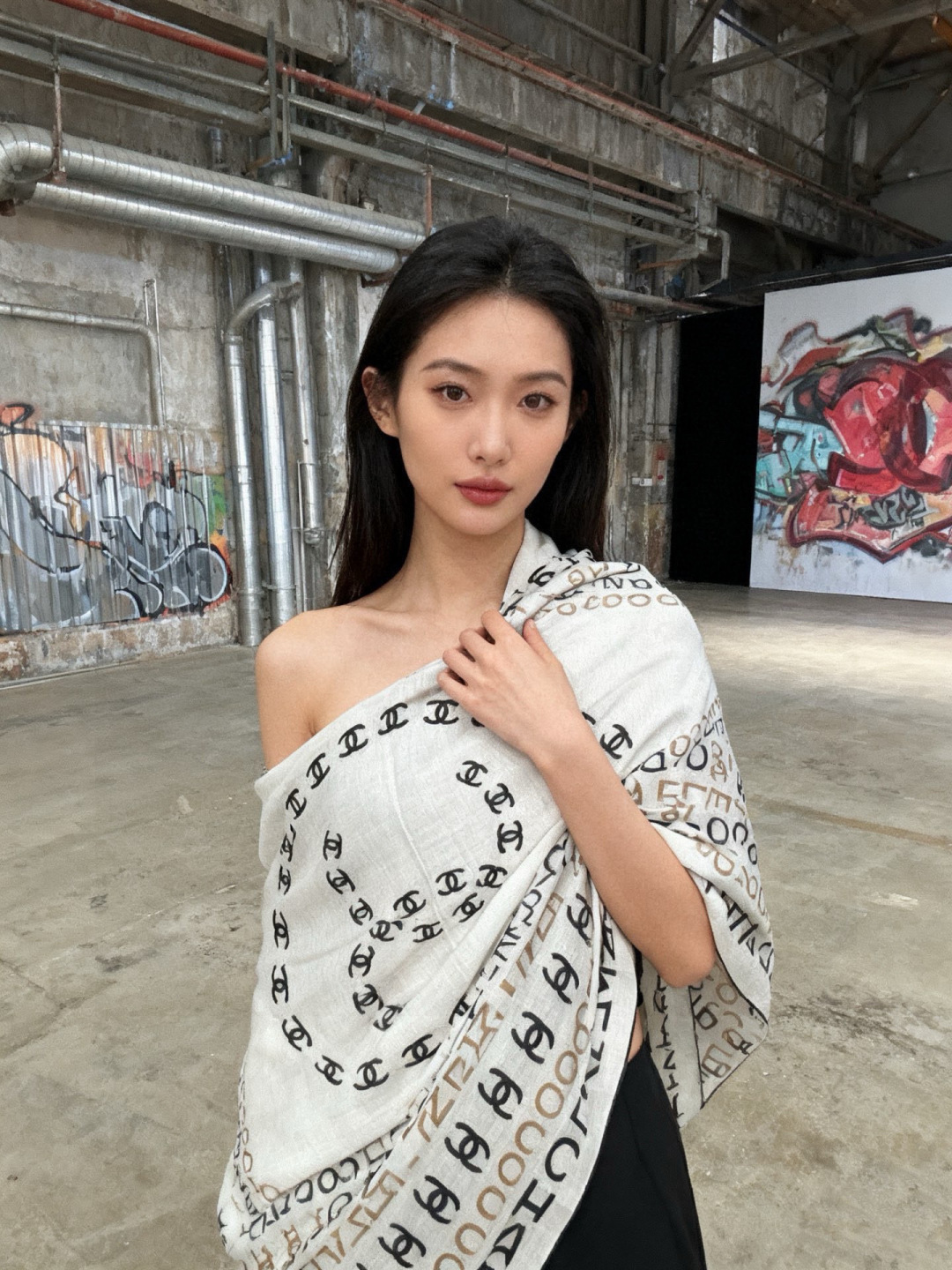 Chanel ~ 【140顶级双面丝绒披肩】 香家logo与字母的完美碰撞设计 底部还有隐隐约约的双C小Logo  完美