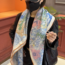 爱马仕~秋冬搭配利器❗️顶级双面同色 版真丝羊绒披肩!!1条等于2条】点睛精彩,图案和配色都超级喜欢,又一款双面配色工艺 爱马仕~秋冬搭配利器❗️顶级双面同色 版真丝羊绒披肩!!1条等于2条】点睛精彩,图案和配色都超级喜欢,又一款双面配色工艺