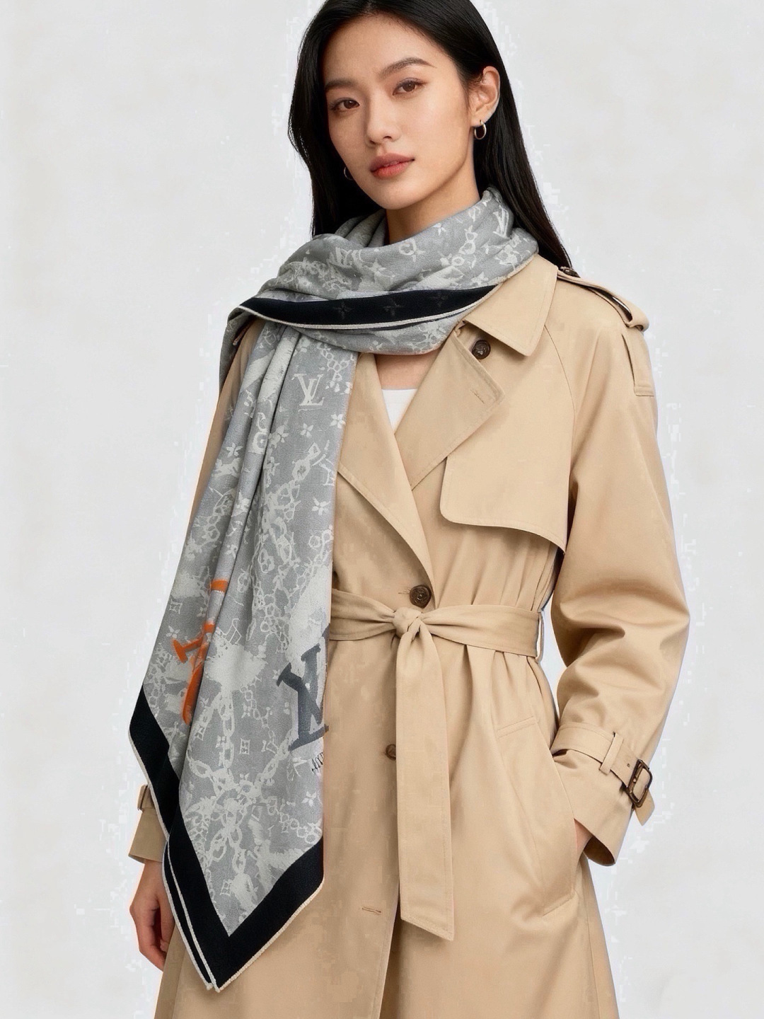 LV x TM 140披肩 【140顶级丝绒双面同色披肩】 本款L Multicolor披肩出自路易威登与知名日本艺术家 LV x TM 140披肩 【140顶级丝绒双面同色披肩】 本款L Multicolor披肩出自路易威登与知名日本艺术家