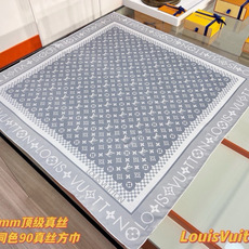 MONOGRAM SILHOUETTE 90双面丝巾 Monogram Silhouette 方巾为华美桑蚕丝融入 Mo MONOGRAM SILHOUETTE 90双面丝巾 Monogram Silhouette 方巾为华美桑蚕丝融入 Mo