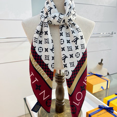 MONOGRAM SILHOUETTE 90双面丝巾 Monogram Silhouette 方巾为华美桑蚕丝融入 Mo MONOGRAM SILHOUETTE 90双面丝巾 Monogram Silhouette 方巾为华美桑蚕丝融入 Mo