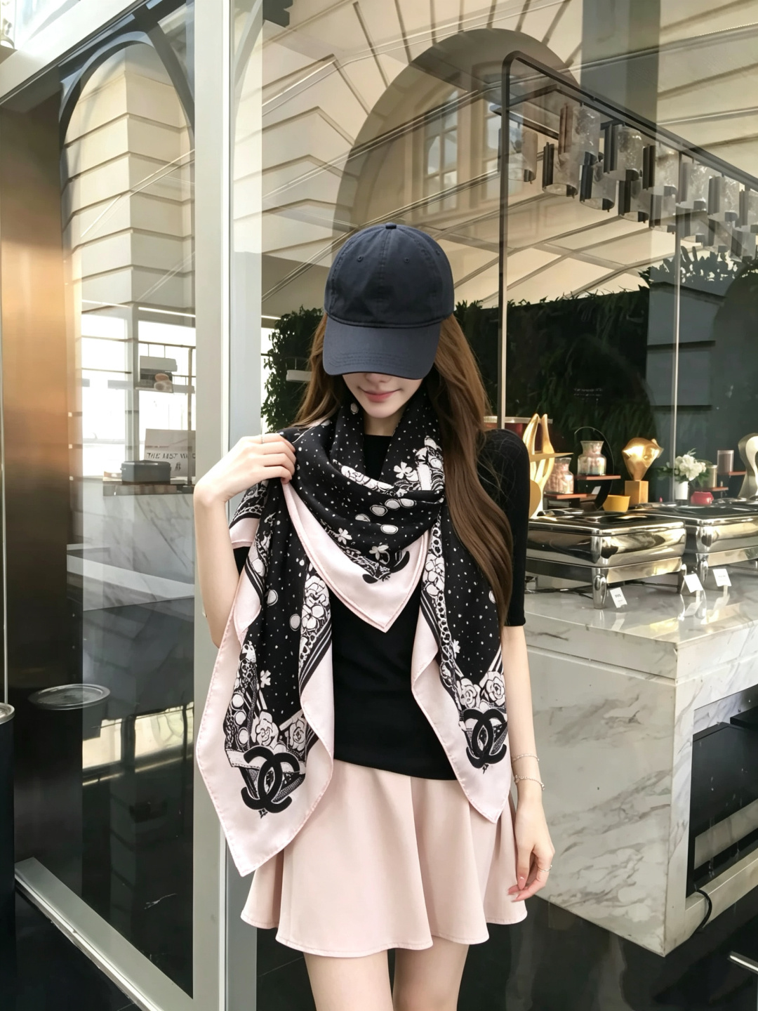【▪️CHANEL新款 双面同色丝绒方巾】 温柔而娴静，珍珠优雅气质！柔软顺滑的感觉真的舒服到心都化了！Chanel经典