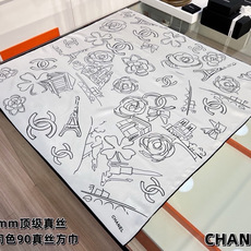 Chanel ~26新品~90双面真丝 山茶花、四叶草、埃菲尔铁塔与双C的完美搭配 适合各种场合搭配使用 设计灵动高级感 Chanel ~26新品~90双面真丝 山茶花、四叶草、埃菲尔铁塔与双C的完美搭配 适合各种场合搭配使用 设计灵动高级感