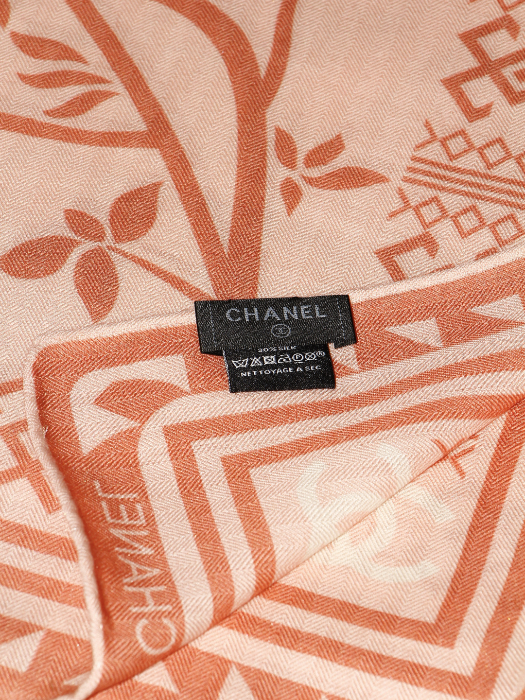 2026秋冬新品 Chanel  140披肩 30%真丝70%羊绒 马修.布拉齐将自己的首个系列作品构思为一场与嘉柏丽尔