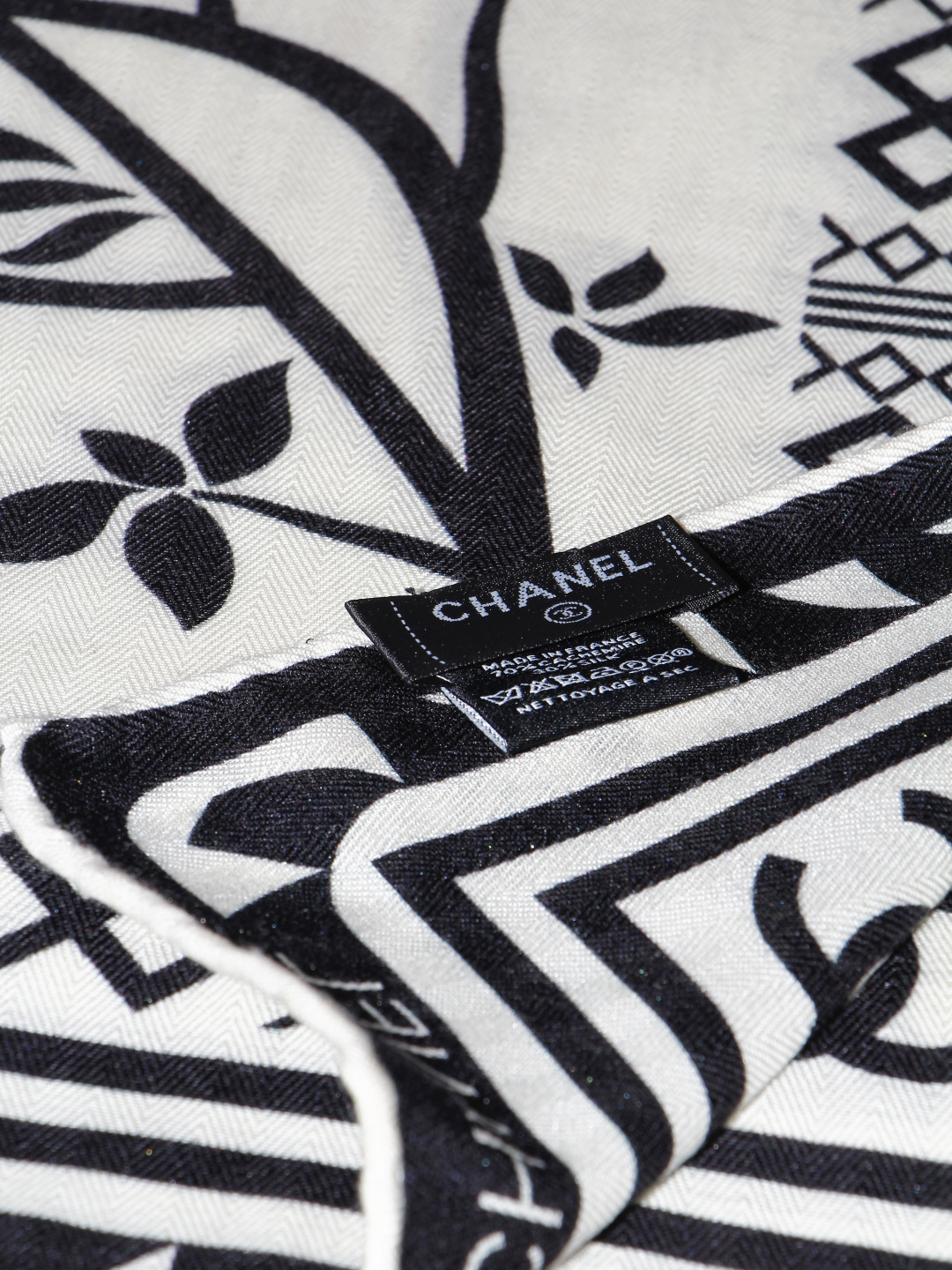 2026秋冬新品 Chanel  140披肩 30%真丝70%羊绒 马修.布拉齐将自己的首个系列作品构思为一场与嘉柏丽尔