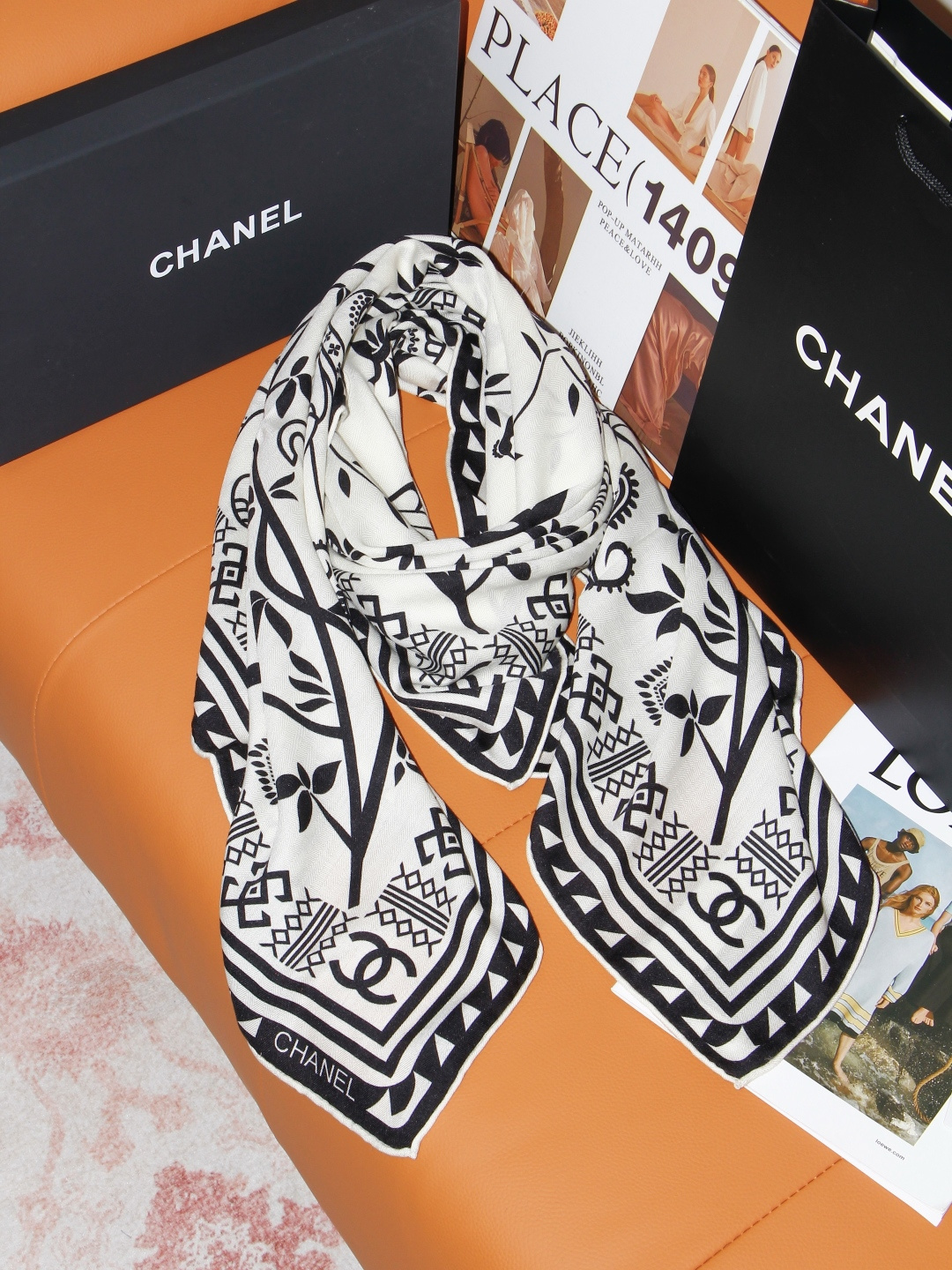 2026秋冬新品 Chanel  140披肩 30%真丝70%羊绒 马修.布拉齐将自己的首个系列作品构思为一场与嘉柏丽尔