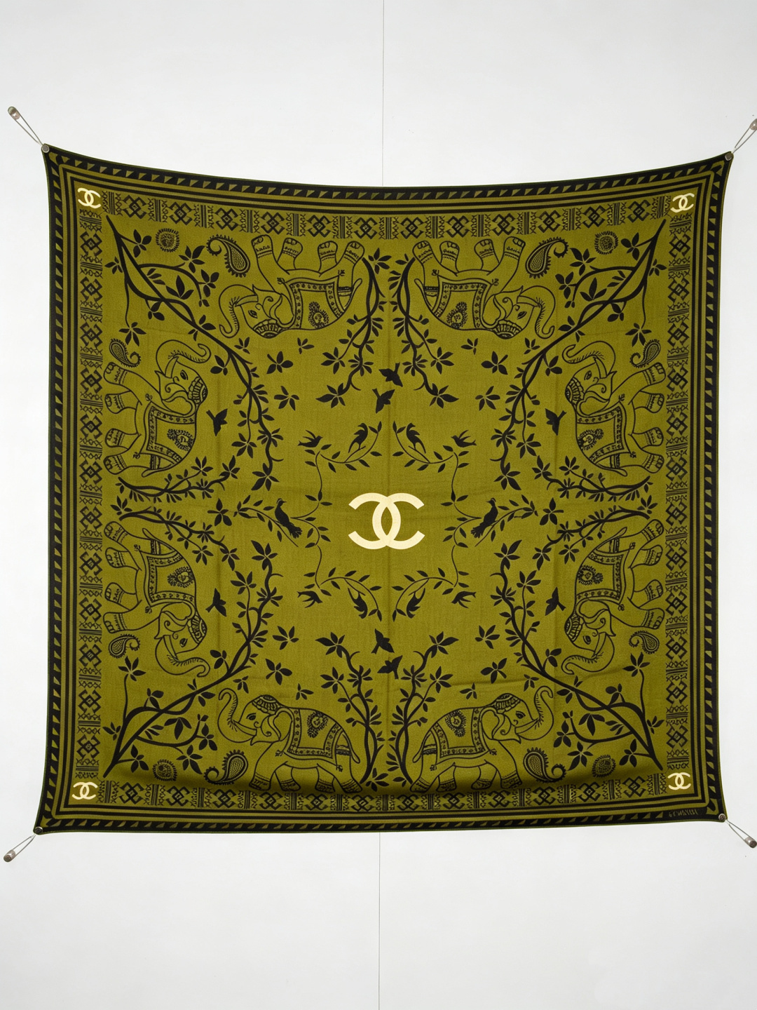 2026秋冬新品 Chanel  140披肩 30%真丝70%羊绒 马修.布拉齐将自己的首个系列作品构思为一场与嘉柏丽尔