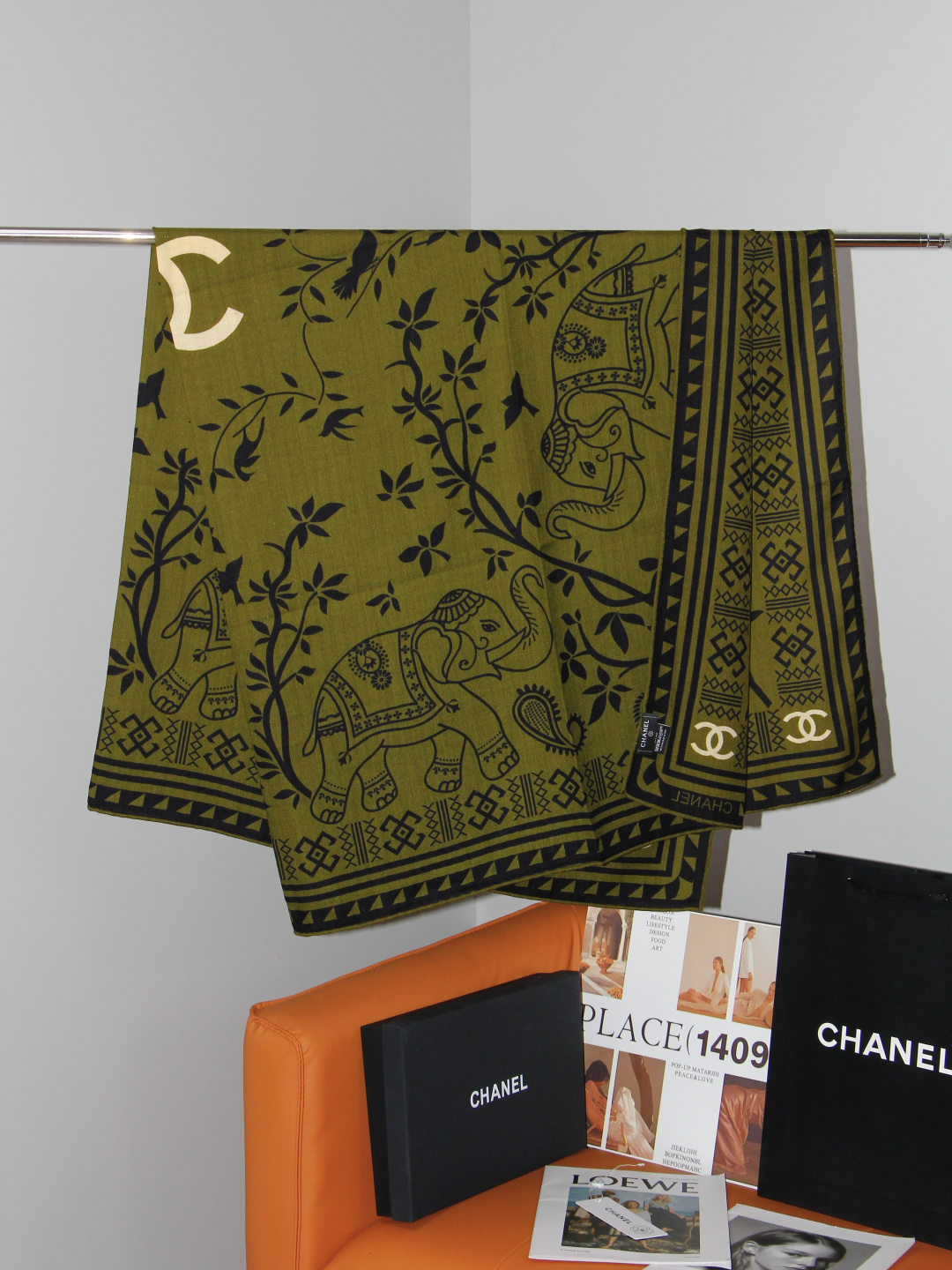 2026秋冬新品 Chanel  140披肩 30%真丝70%羊绒 马修.布拉齐将自己的首个系列作品构思为一场与嘉柏丽尔