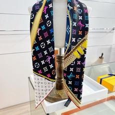 LV X TM MONOGRAM MULTICOLOR COLLECTOR SQUARE 90方巾 路易威登携手日本艺术 LV X TM MONOGRAM MULTICOLOR COLLECTOR SQUARE 90方巾 路易威登携手日本艺术