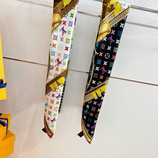 LV X TM MONOGRAM MULTICOLOR COLLECTOR SQUARE 90方巾 路易威登携手日本艺术 LV X TM MONOGRAM MULTICOLOR COLLECTOR SQUARE 90方巾 路易威登携手日本艺术