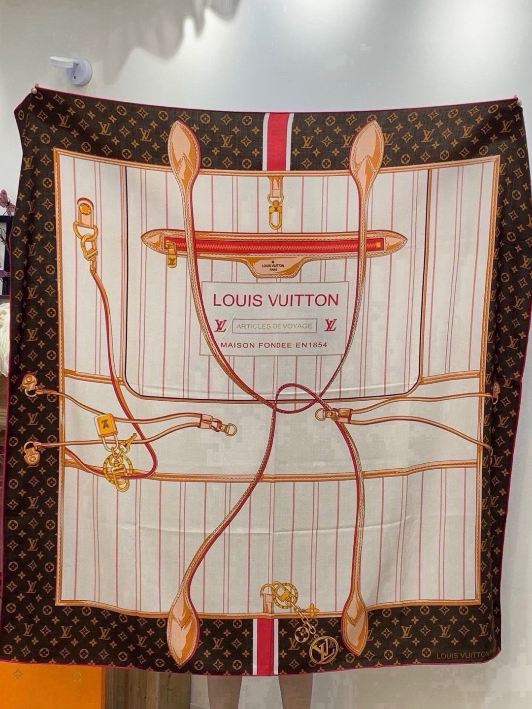 MY NEVERFULL 140丝绒方巾 【140顶级丝绒双面同色】 My Neverfull 丝绒方巾回溯 Never
