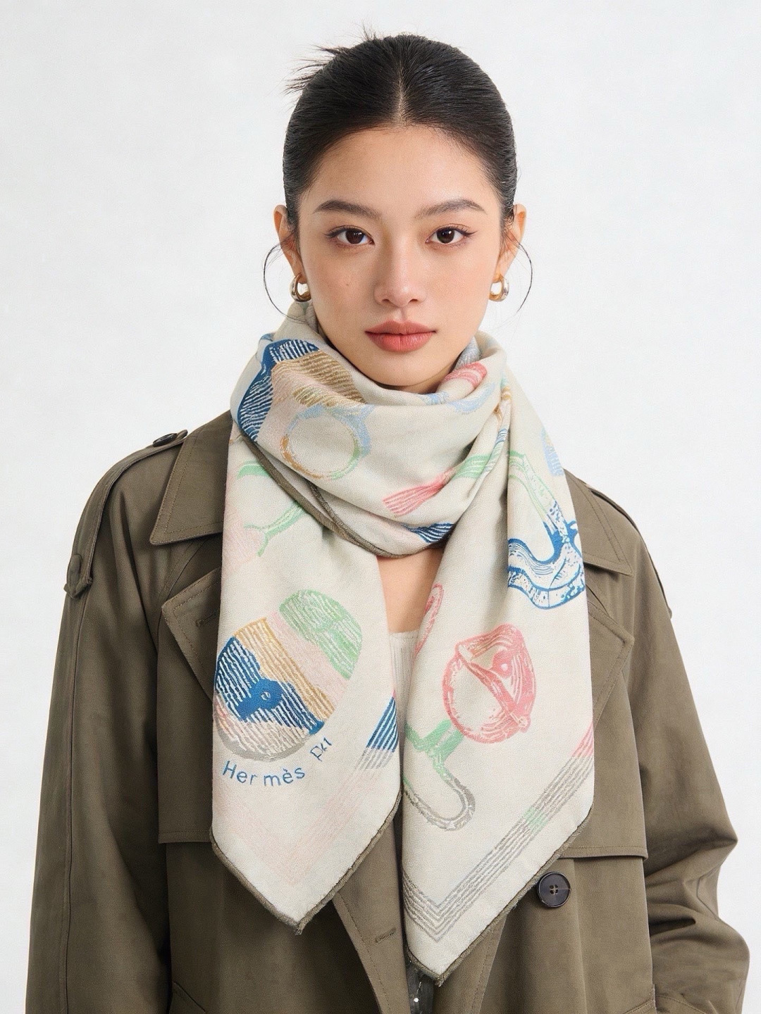 爱马仕(Hermes)【💗】 | “马具故事的诗意回顾”140披肩  【上新❤️】 永远秉承高品质 手工卷边羊绒和真丝混