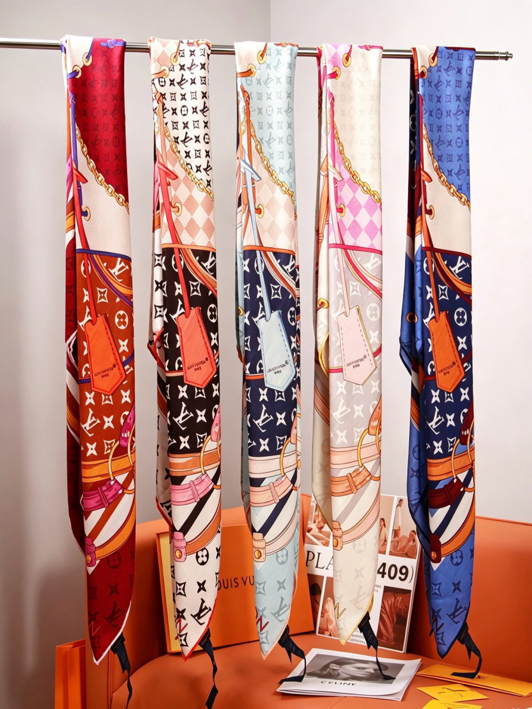 LV x TM 140披肩 【140顶级丝绒双面同色披肩】 本款L Multicolor披肩出自路易威登与知名日本艺术家
