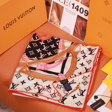 LV x TM 140披肩 【140顶级丝绒双面同色披肩】 本款L Multicolor披肩出自路易威登与知名日本艺术家 LV x TM 140披肩 【140顶级丝绒双面同色披肩】 本款L Multicolor披肩出自路易威登与知名日本艺术家