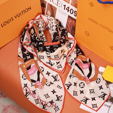 LV x TM 140披肩 【140顶级丝绒双面同色披肩】 本款L Multicolor披肩出自路易威登与知名日本艺术家 LV x TM 140披肩 【140顶级丝绒双面同色披肩】 本款L Multicolor披肩出自路易威登与知名日本艺术家