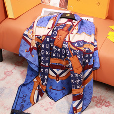 LV x TM 140披肩 【140顶级丝绒双面同色披肩】 本款L Multicolor披肩出自路易威登与知名日本艺术家 LV x TM 140披肩 【140顶级丝绒双面同色披肩】 本款L Multicolor披肩出自路易威登与知名日本艺术家