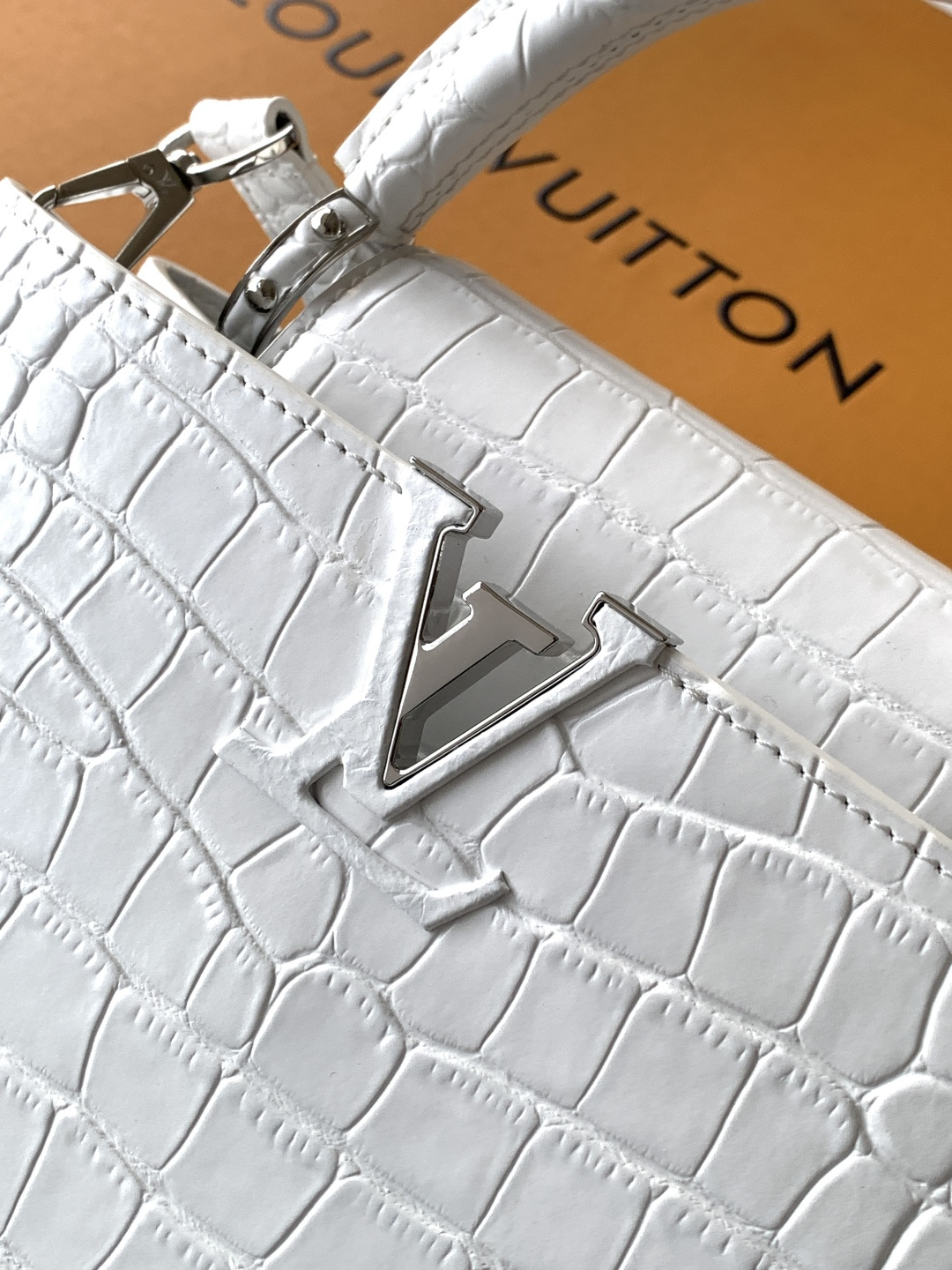 Lacoste 全钢五金 独家定制 精品级别M92173进口白色亮光鳄鱼纹银扣