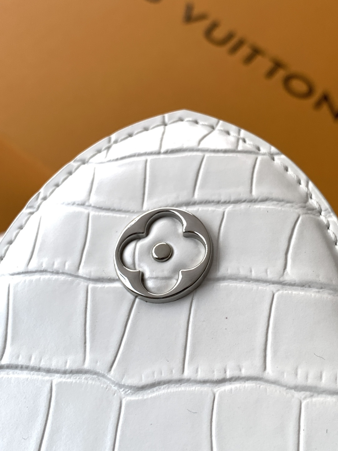 Lacoste 全钢五金 独家定制 精品级别M92173进口白色亮光鳄鱼纹银扣