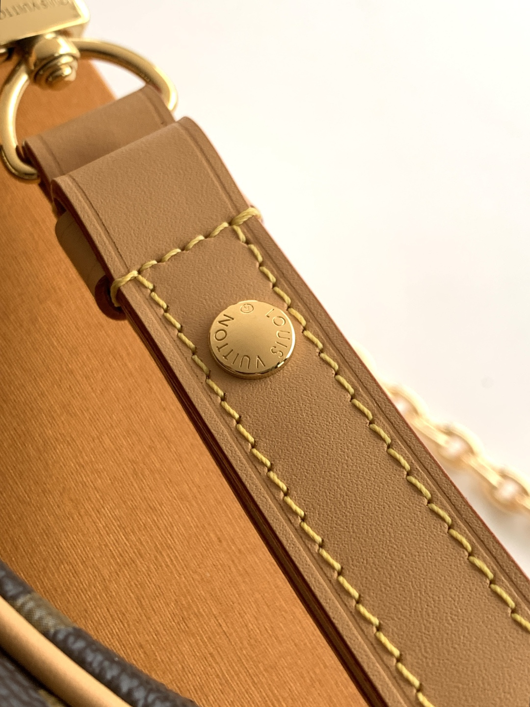 特级全钢 M81098 进口皮料 细节图