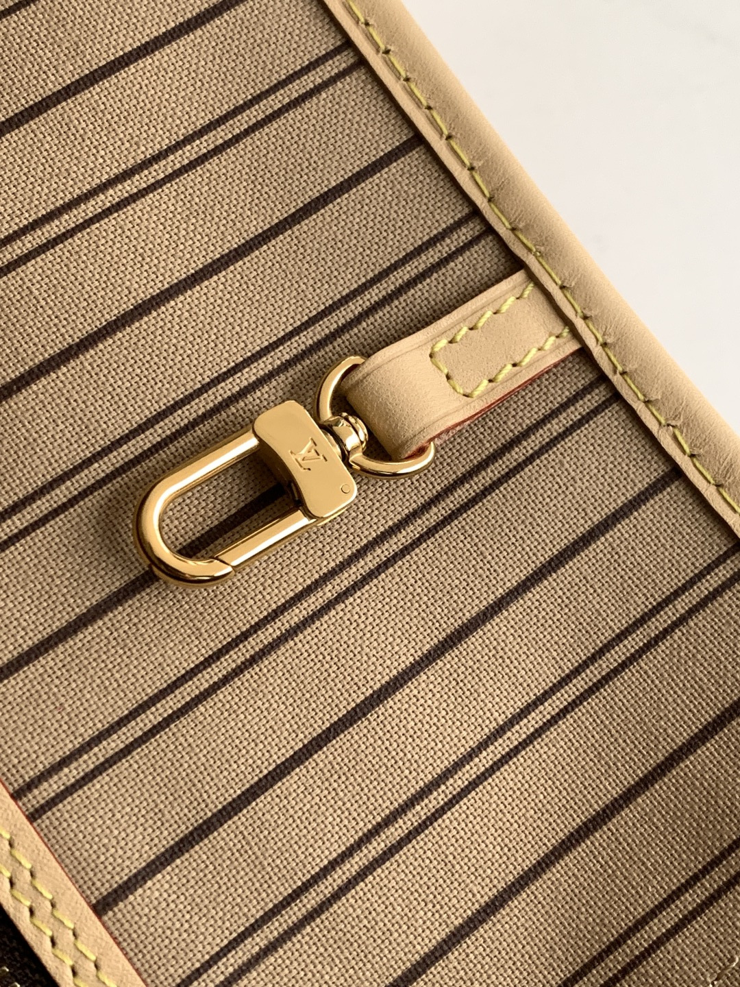 特级全钢进口皮料（M40990 M46978老花杏 ）细节图 