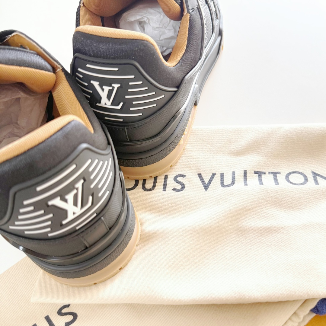 Louis Vuitton LV Trainer 纯黑压印 大货