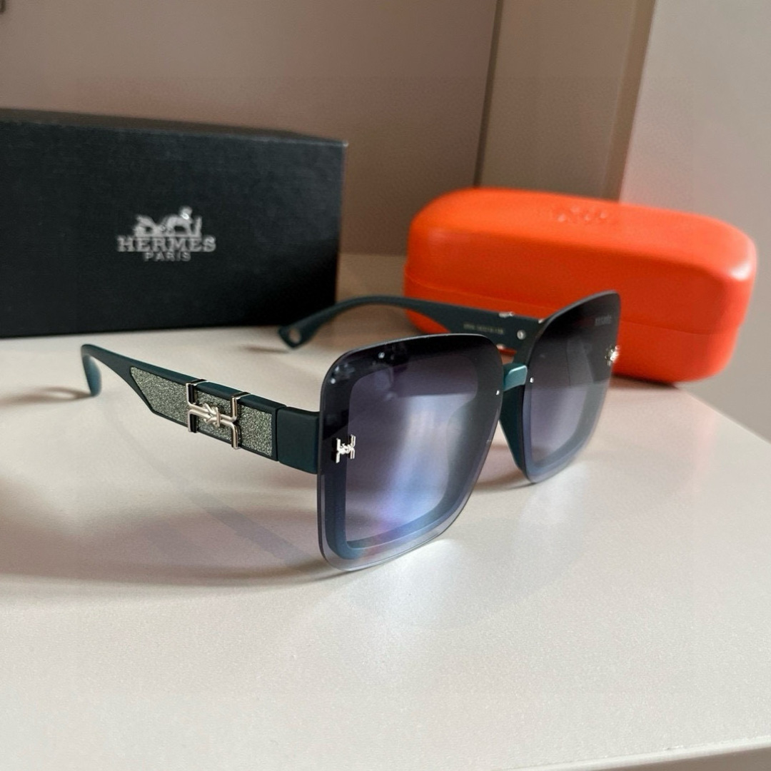 NO:362675,HERNES Hermes Women's HD Sunglasses High Quality Quantity Slice Frame, Imported Poly HD Lens Large Frame Fashion Sunglasses One, High-end Temple Design, Quality is absolutely OK, Excellent Effect. Buy Super Value Glasses Sunglasses, Sunglasses, Hermes19860909HERNES款爱马仕女士高清太阳镜高质 量切片镜框,进口宝丽高清镜片大框时尚太 阳镜一,高端镜腿设计,品质绝对OK,效果极佳.入手超值眼镜墨镜太阳镜,眼镜,hermes,glasses