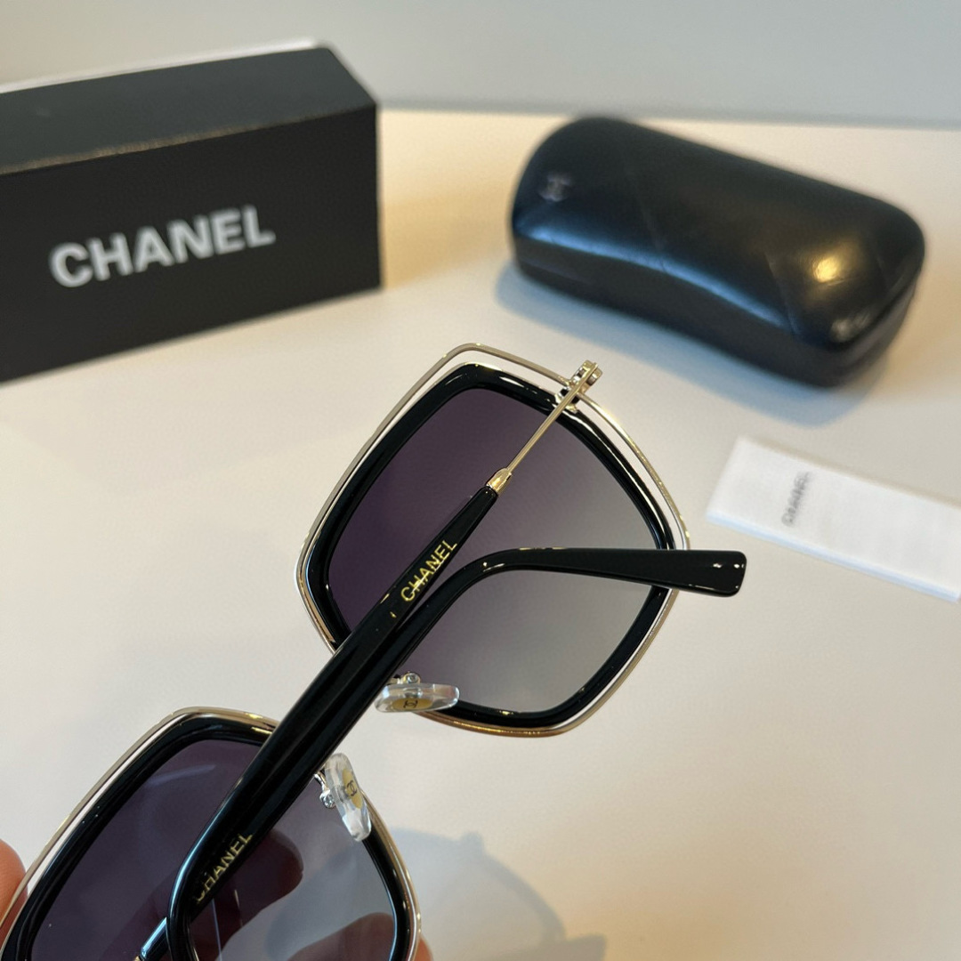 💰125¥
CHANEL香奈儿太阳镜🕶️众多明星同款[色]香奈儿‼️‼️新款大框墨镜 ，🌈🌈宝丽来超清太阳镜