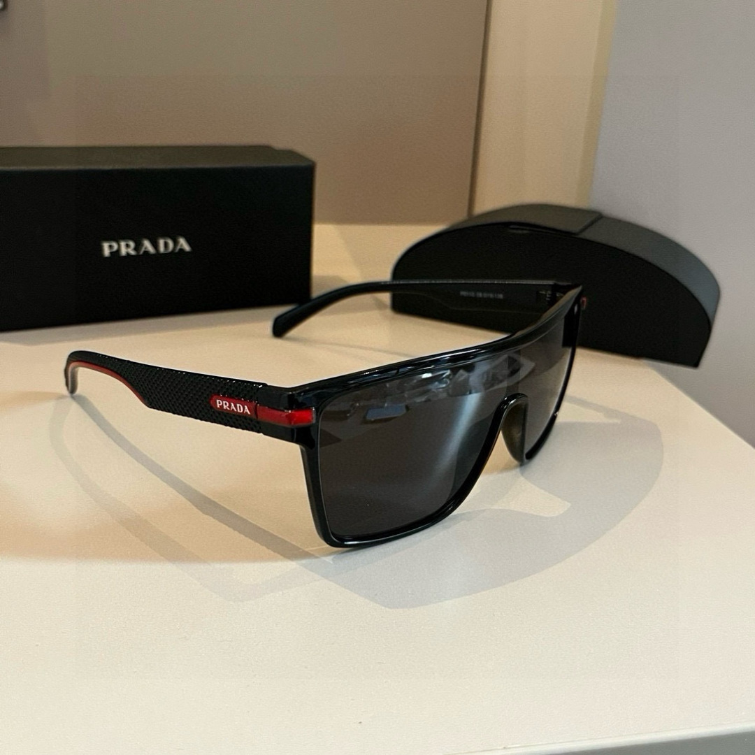 Prada Syze 110 Motion Sunglasses: Perfect for Sports and Style - 图片 1