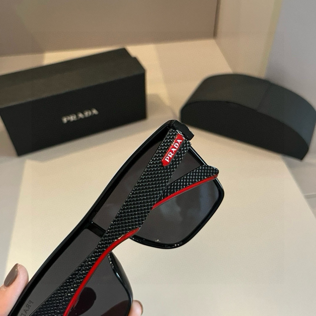 Prada Syze 110 Motion Sunglasses: Perfect for Sports and Style - 图片 6
