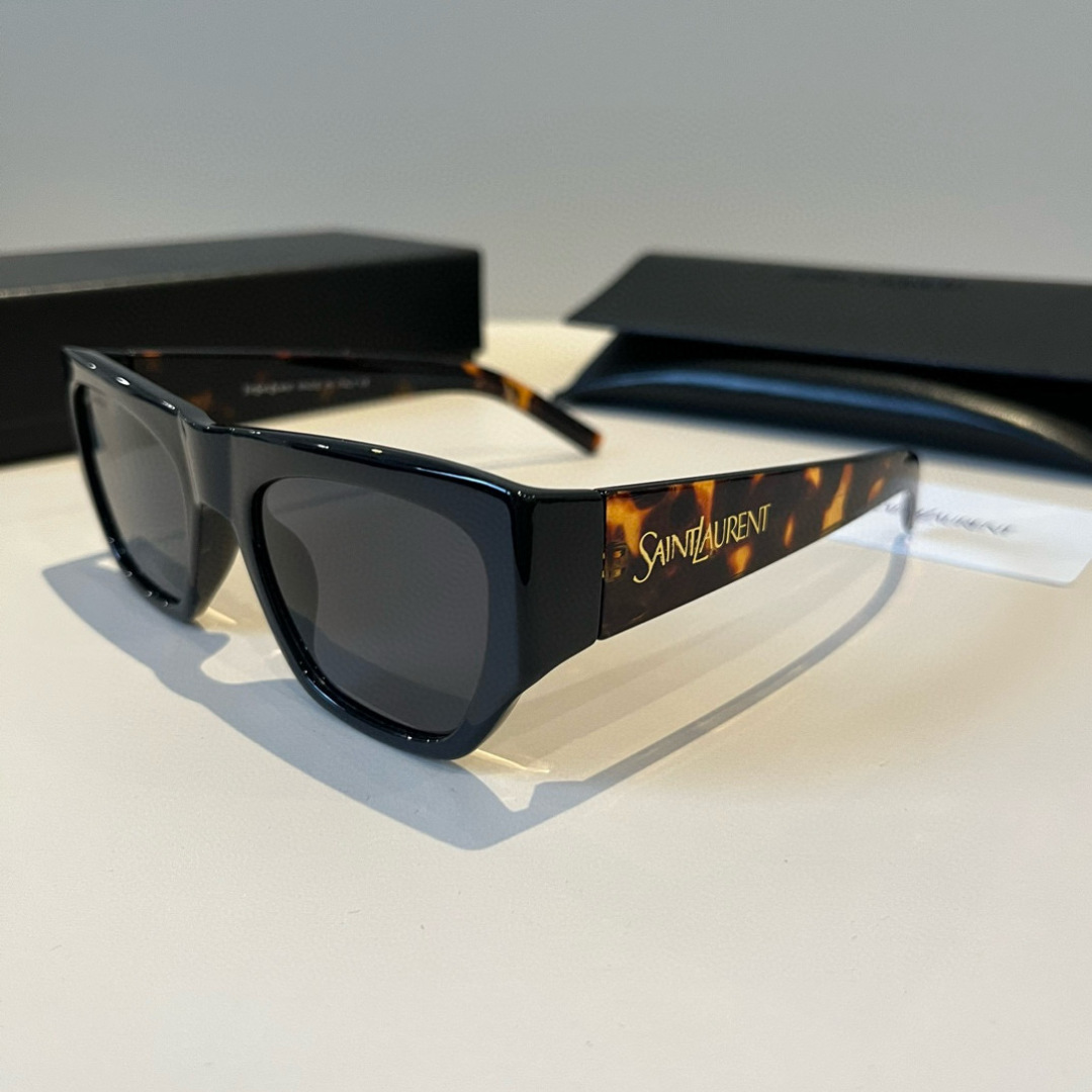 Saint Laurent’s Elegant Black Narrow Frame Sunglasses with Retro Mirror Legs - 图片 5