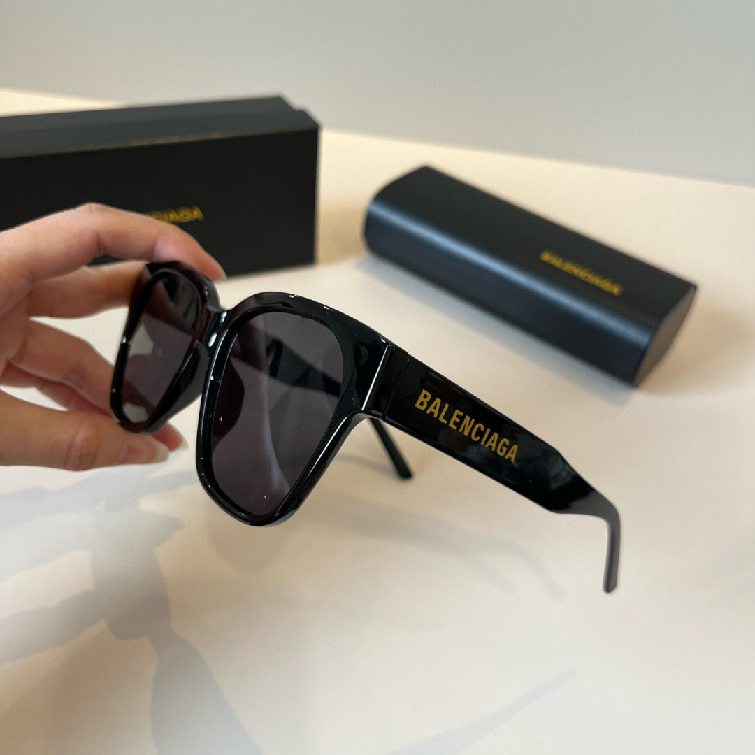 Stylish Parisian Glasses: Gender-Neutral, Pure, Cool, and Comfortable. - 图片 4